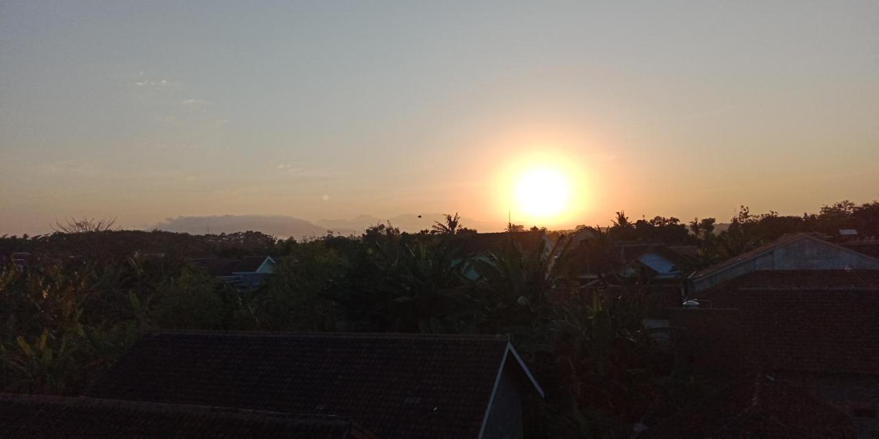 Cheap Inn Banyuwangi บันยูวังงี ภายนอก รูปภาพ