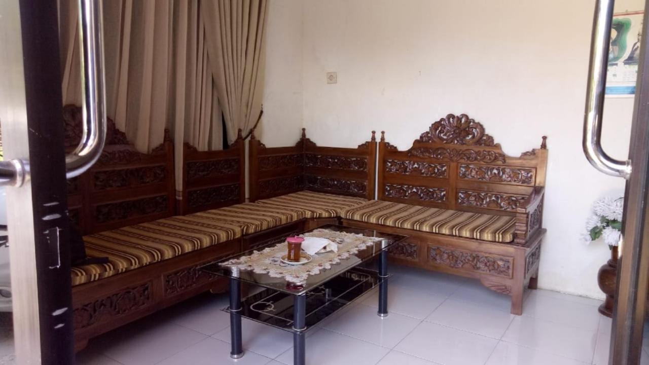 Cheap Inn Banyuwangi บันยูวังงี ภายนอก รูปภาพ