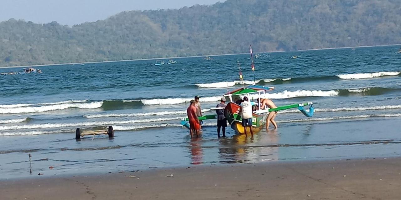 Cheap Inn Banyuwangi บันยูวังงี ภายนอก รูปภาพ