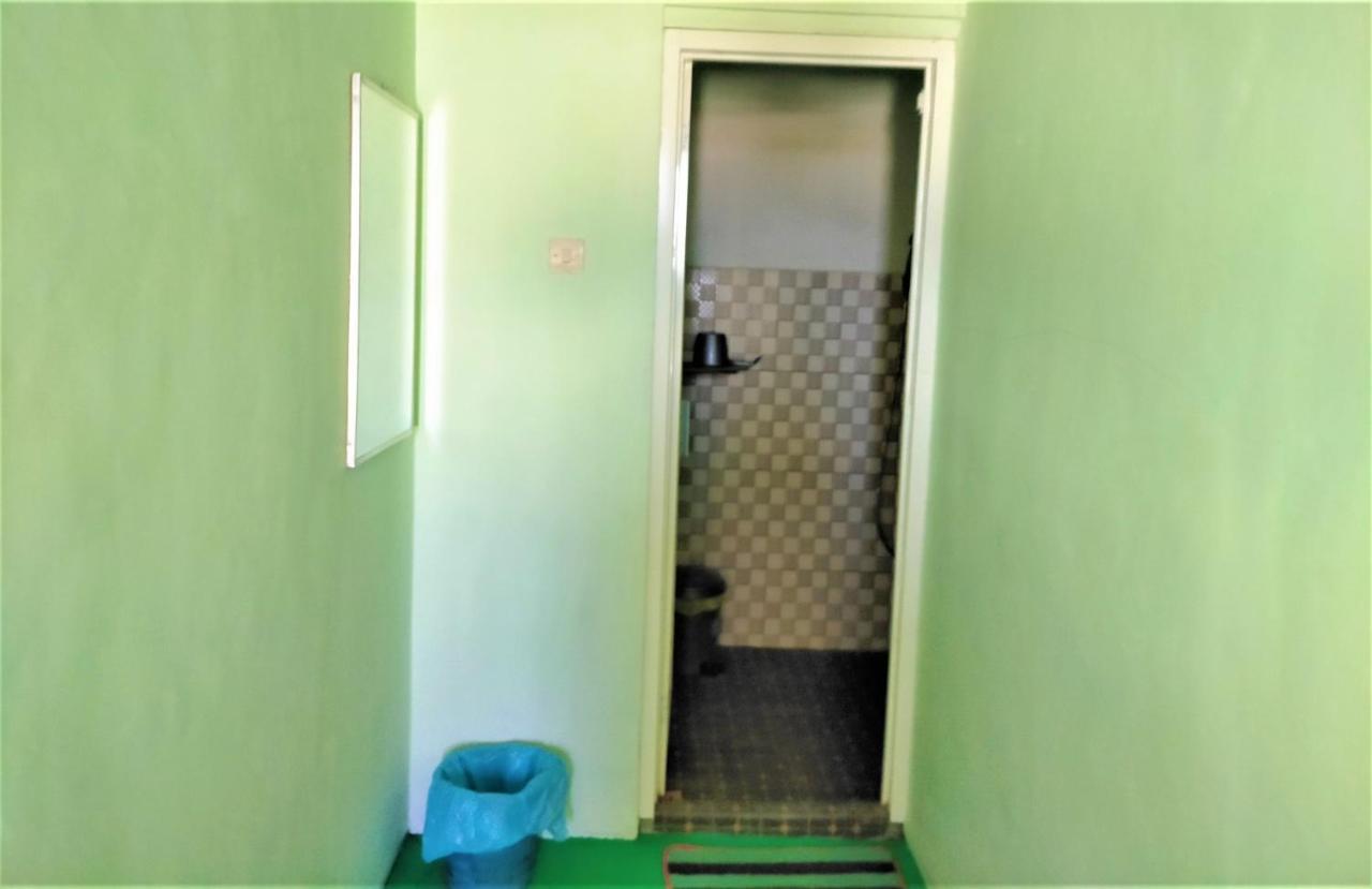 Cheap Inn Banyuwangi บันยูวังงี ภายนอก รูปภาพ